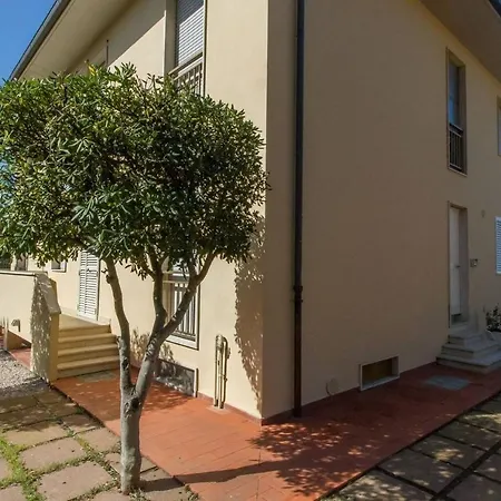 Beach House Martino - *